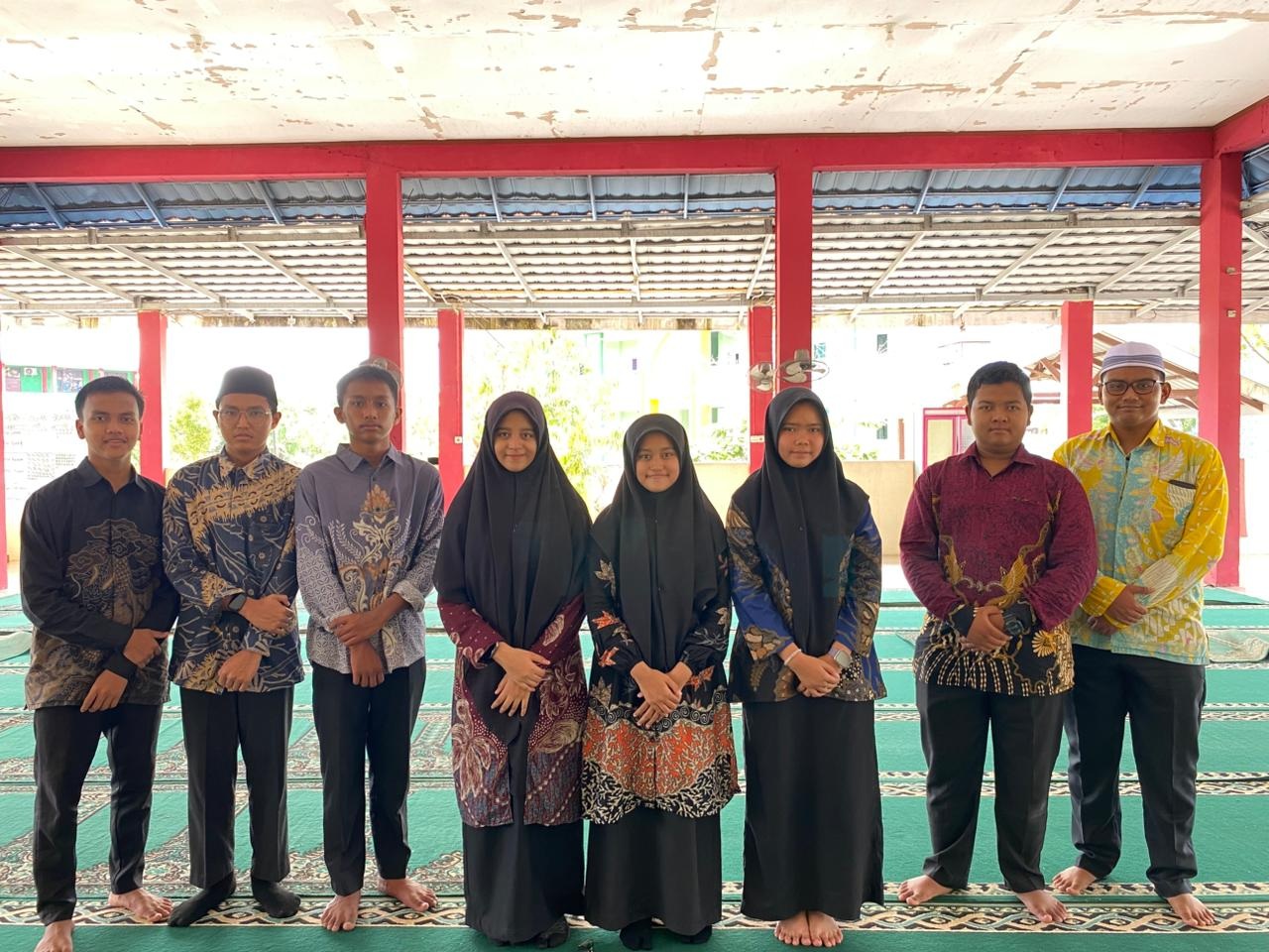 Delapan Siswa/i MAN 3 Kota Pekanbaru Melaju ke tingkat Final KOMPAC 2025.