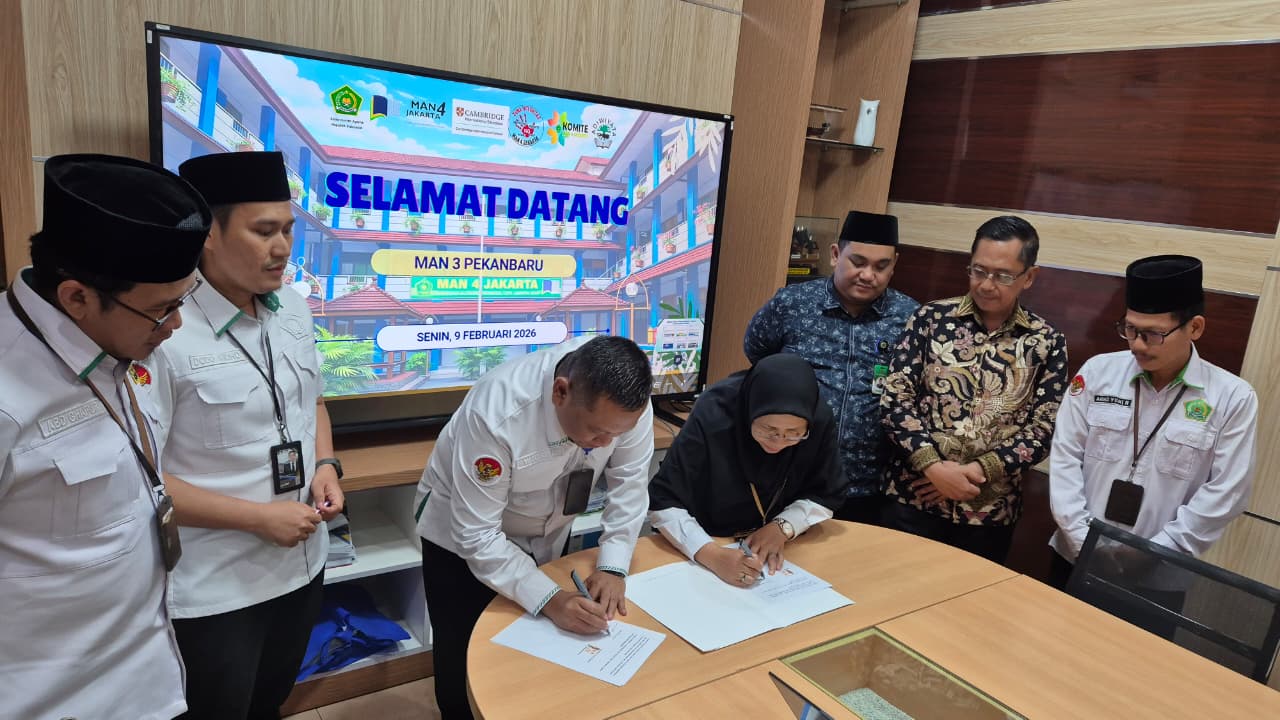 Menuju Madrasah Berdaya Saing dan Bebas Korupsi, MAN 3 Kota Pekanbaru Jalin Kerja Sama dengan MAN 4 Jakarta