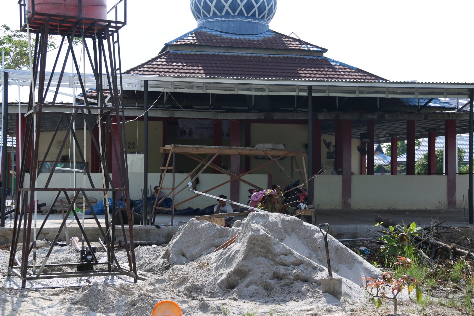 Renovasi Masjid Al-Jihad MAN 3 Kota Pekanbaru Terus Berproses, Tingkatkan Kenyamanan Beribadah