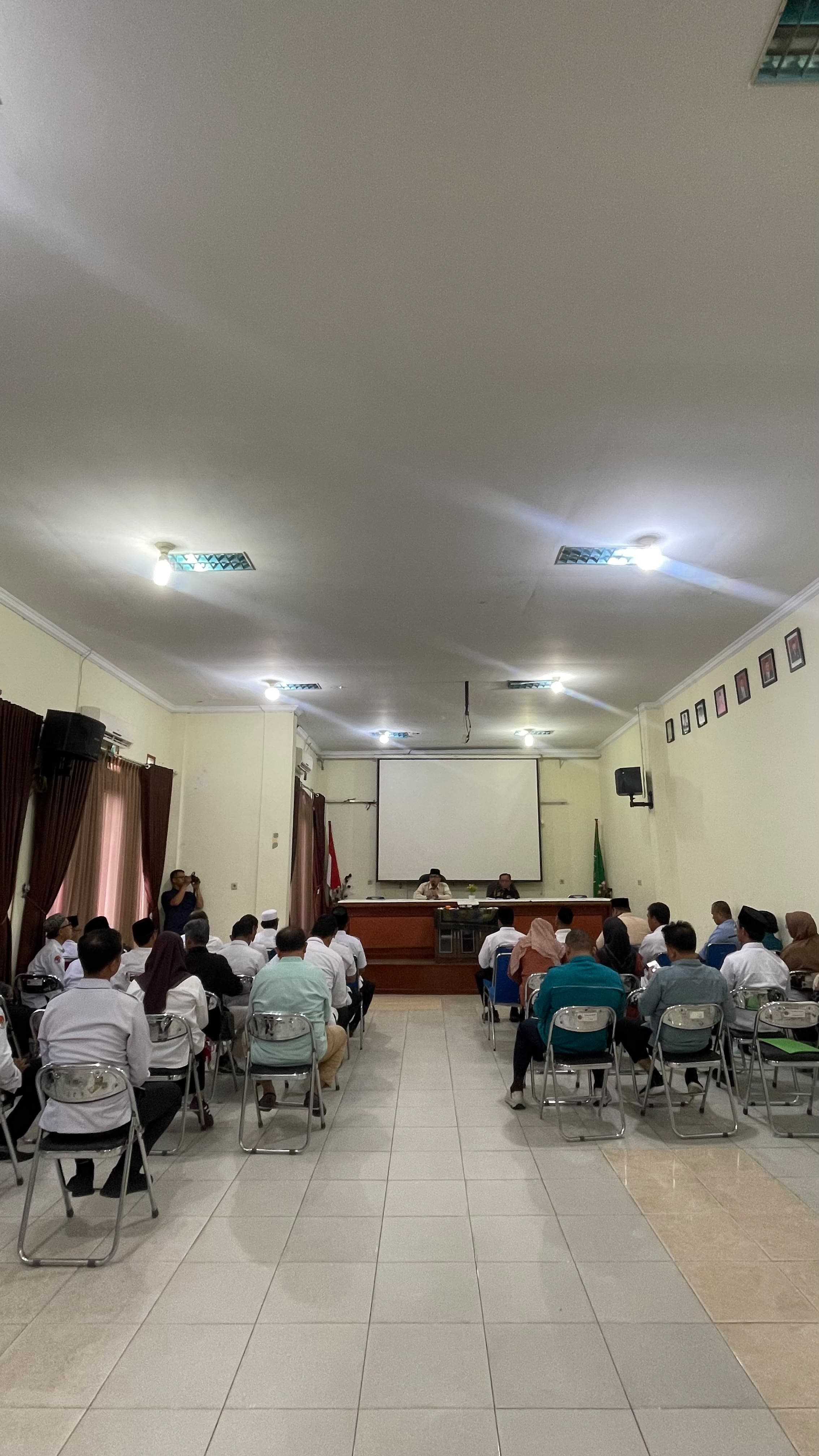 Kepala MAN 3 Kota Pekanbaru Hadiri Rapat Pembentukan Panitia dan Persiapan HUT RI