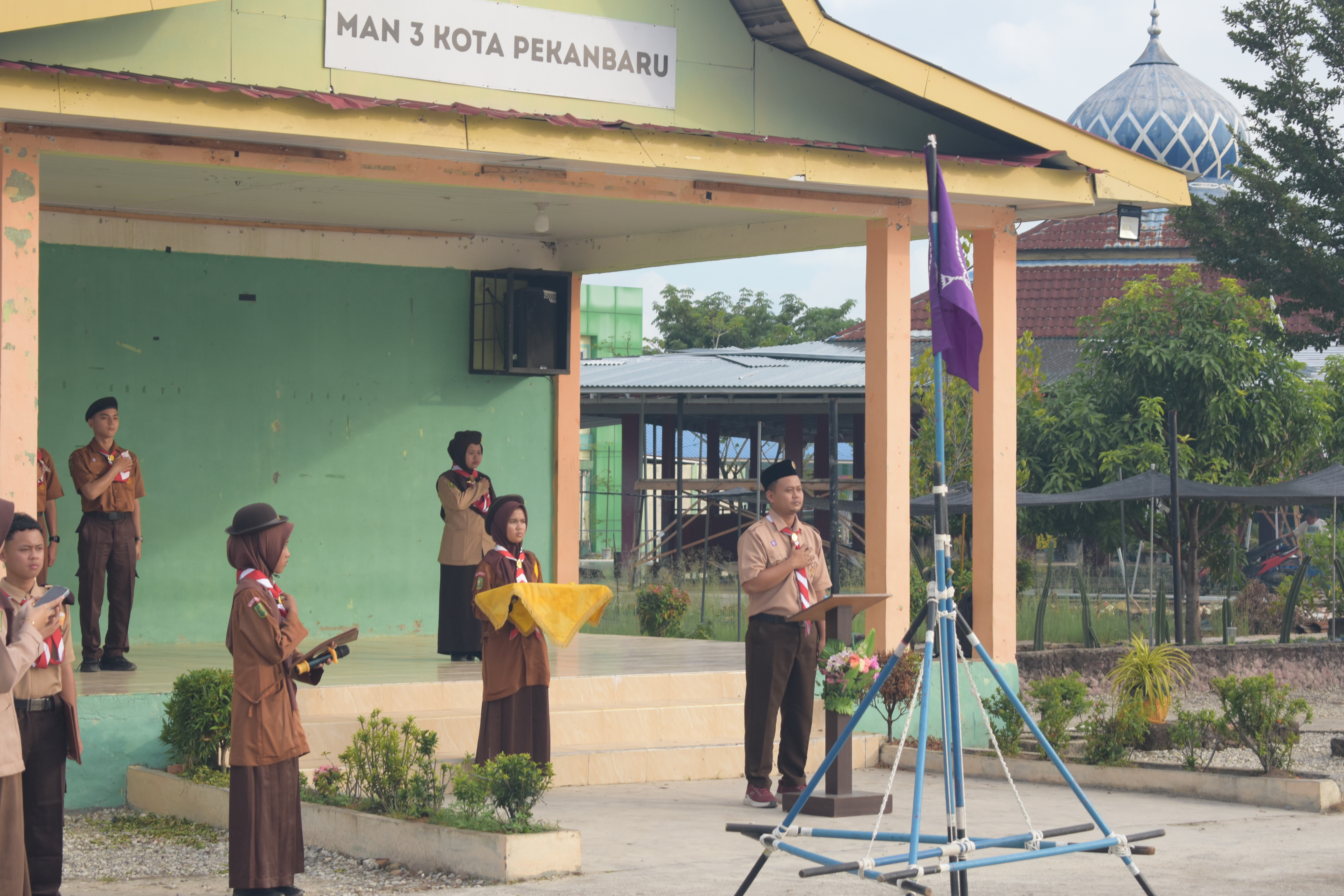 Upacara Penerimaan Calon Penegak Tandai Dimulainya Pramuka Wajib di MAN 3 Kota Pekanbaru