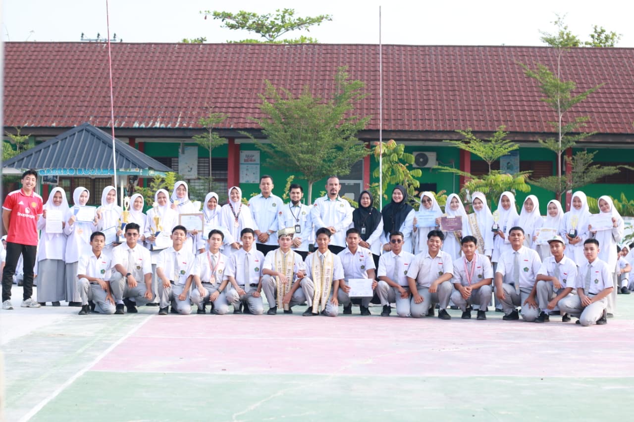 Prestasi Menjadi Tradisi, MAN 3 Kota Pekanbaru Apresiasi Murid Peraih Berbagai Kejuaraan