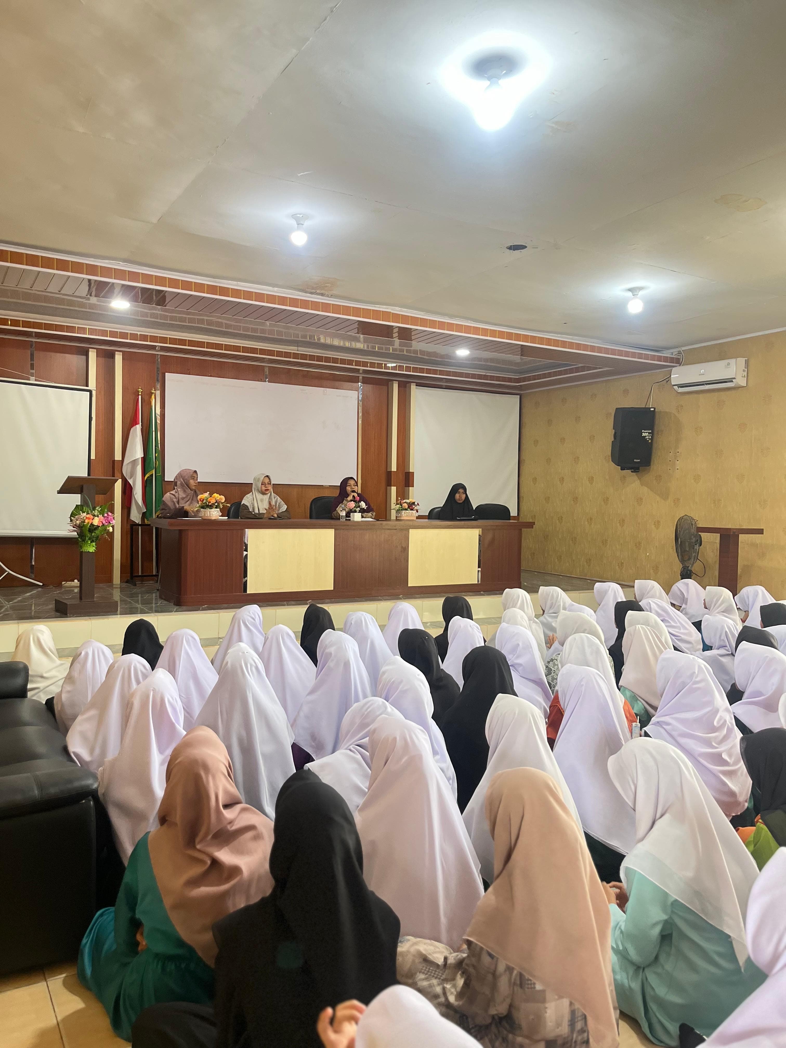Membina Akhlak, Menjaga Martabat Muslimah: Keputrian MAN 3 Kota Pekanbaru Berlangsung Penuh Makna