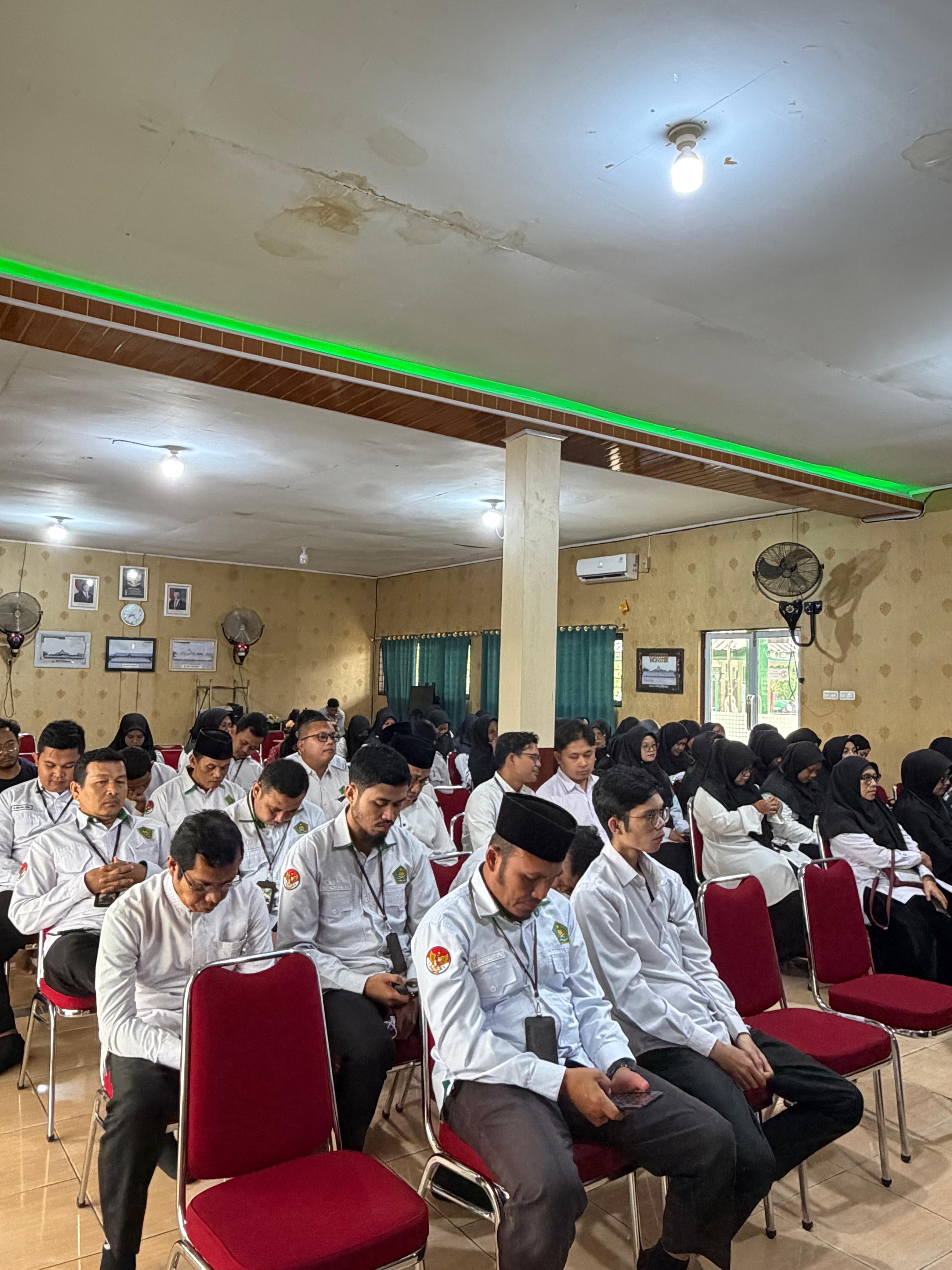 Rapat Umum GTK MAN 3 Kota Pekanbaru Bahas Kedisiplinan dan Penguatan Tugas