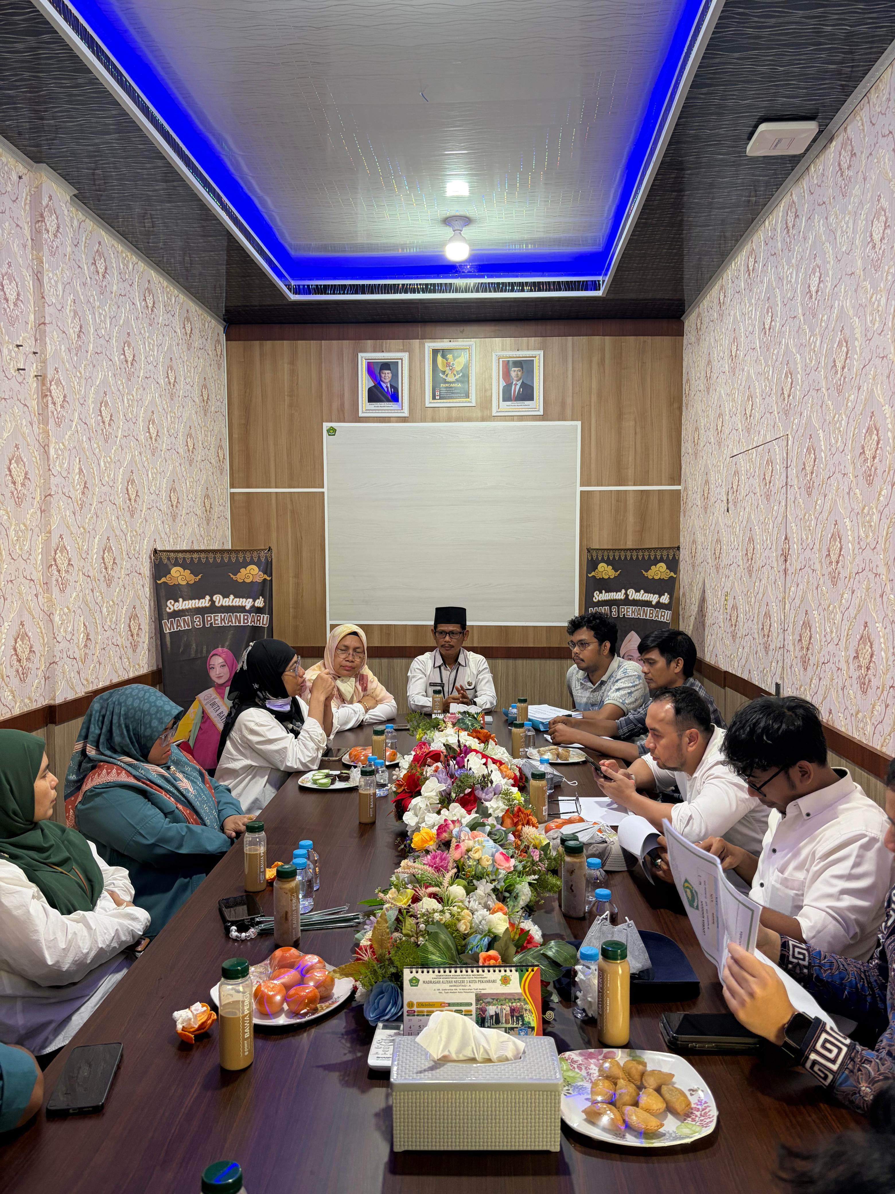 Tim Irjen Kemenag Tinjau Proyek Pembangunan Gedung ISBN MAN 3 Kota Pekanbaru